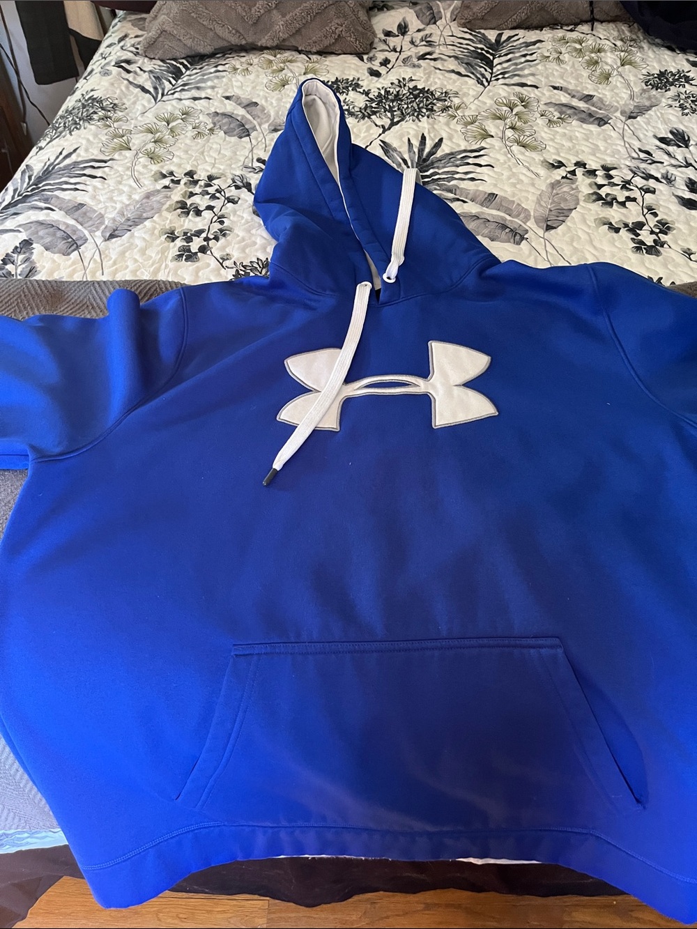 Men’s 2xl royal blue under armor hoodie